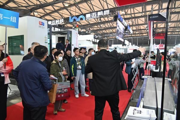 CCMT看點:普拉迪動梁龍門引領(lǐng)機(jī)床新潮流，助力大型機(jī)械制造業(yè)！